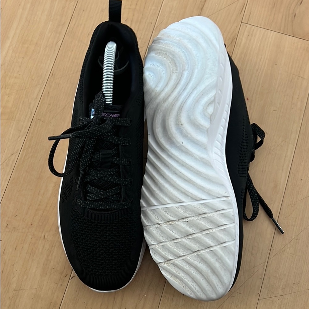 Skechers Black and White Sneakers Modern Knit Design - Picture 7 of 13